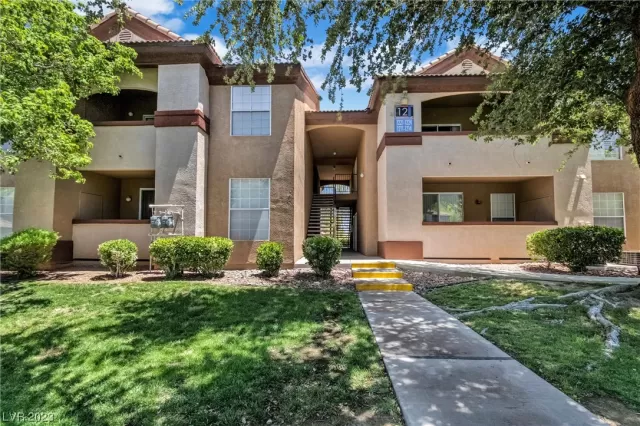 MLS: 2510512 Condo For Sale