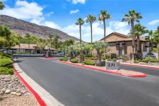 Photo #5: 2510512 Listing