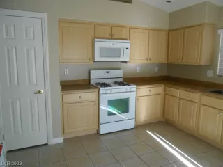 Photo #2: 2510538 Listing 