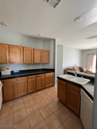 Photo #5: 2510561 Listing 