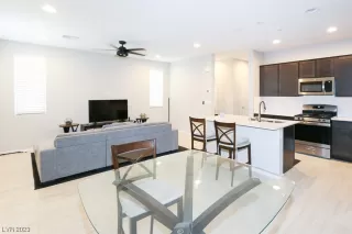 Photo #2: 2510564 Listing 