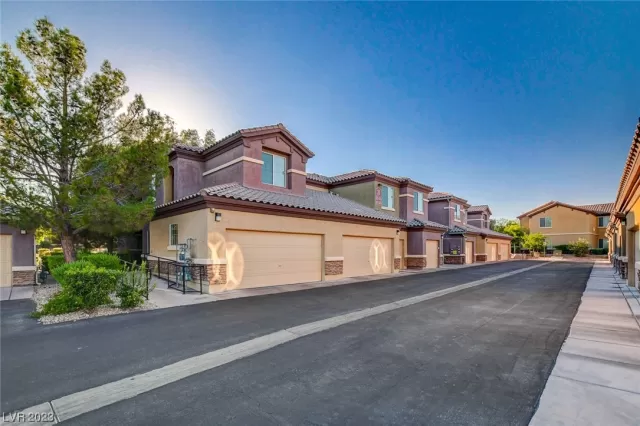 MLS: 2510601 Condo For Sale