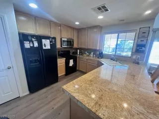 Photo #2: 2510606 Listing 