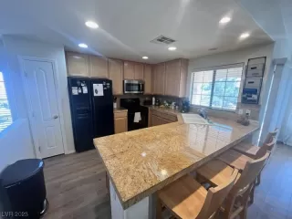 Photo #3: 2510606 Listing 