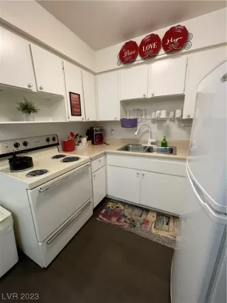 Photo #2: 2510610 Listing 