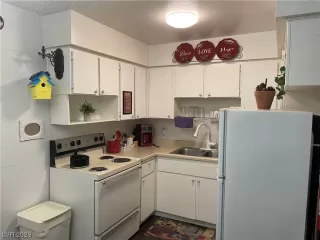 Photo #3: 2510610 Listing 