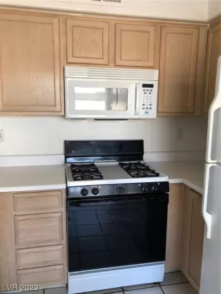 Photo #3: 2510612 Listing 