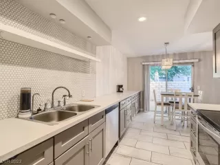 Photo #2: 2510623 Listing 