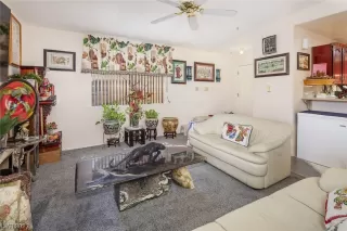 Photo #3: 2510629 Listing