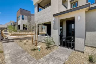 Photo #1: 2510642 Listing