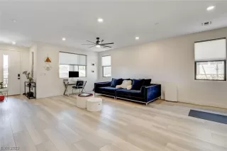 Photo #4: 2510642 Listing