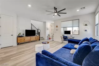 Photo #5: 2510642 Listing