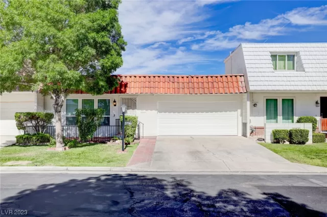 MLS: 2510649 Condo For Sale