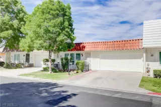 Photo #1: 2510649 Listing