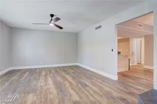 Photo #5: 2510649 Listing