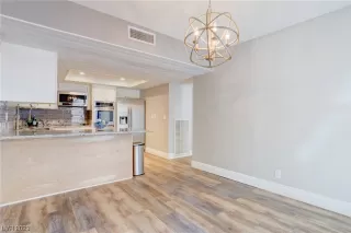 Photo #6: 2510649 Listing