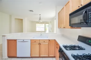 Photo #5: 2510668 Listing 