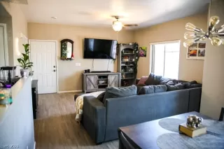 Photo #2: 2510699 Listing