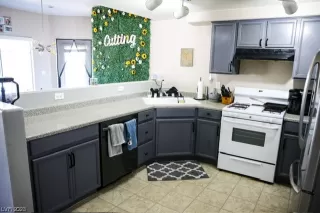 Photo #5: 2510699 Listing