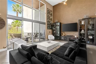 Photo #1: 2510726 Listing 