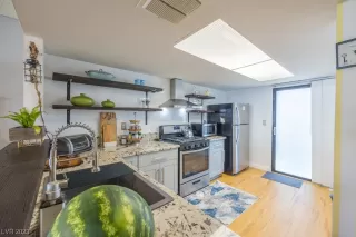 Photo #5: 2510772 Listing 