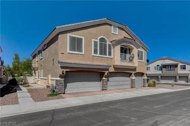 MLS: 2510774 Condo For Sale