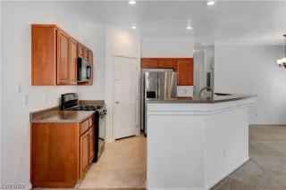 Photo #5: 2510774 Listing 