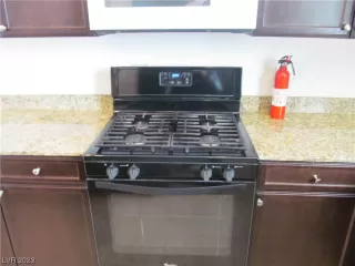 Photo #5: 2510780 Listing 