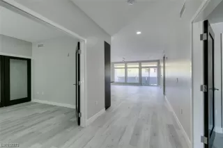 Photo #4: 2510803 Listing 