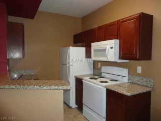 Photo #6: 2510827 Listing 