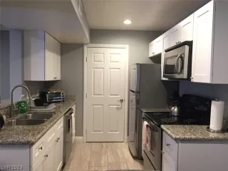 Photo #1: 2510840 Listing 