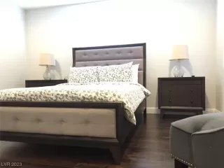 Photo #5: 2510840 Listing 