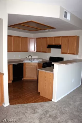 Photo #5: 2510842 Listing