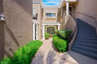 Photo #1: 2510846 Listing 