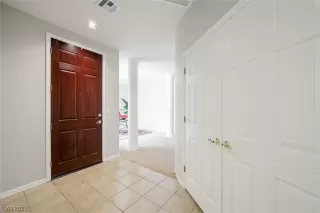 Photo #5: 2510846 Listing 