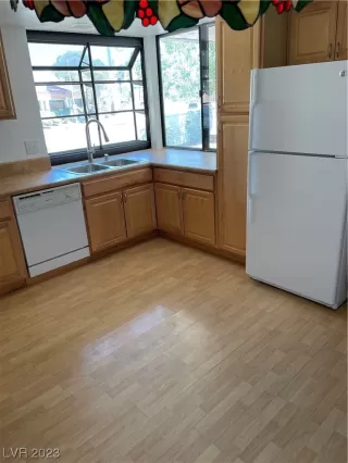 Photo #1: 2510847 Listing 