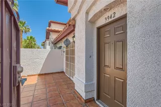 Photo #1: 2510861 Listing 