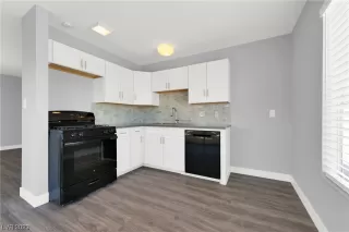 Photo #5: 2510875 Listing