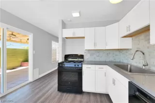 Photo #6: 2510875 Listing