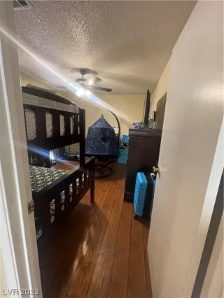 Photo #4: 2510917 Listing