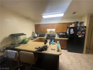 Photo #6: 2510917 Listing