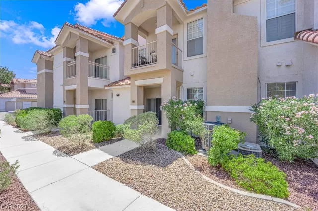 MLS: 2510928 Condo For Sale