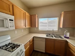 Photo #2: 2510931 Listing 