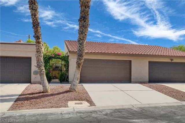 MLS: 2510932 Condo For Sale