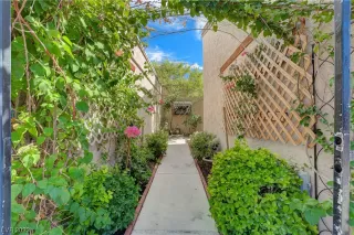 Photo #3: 2510932 Listing