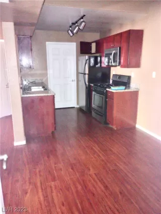 Photo #5: 2510934 Listing 