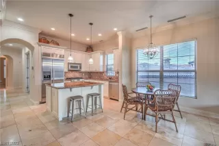 Photo #6: 2510964 Listing 