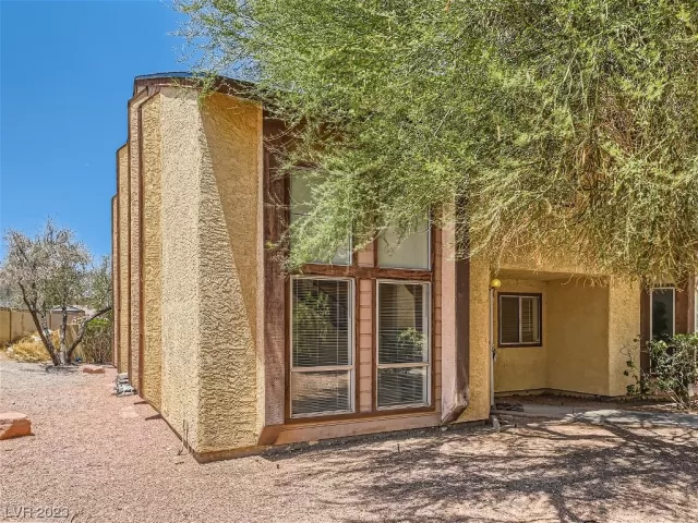 MLS: 2510971 Condo For Sale