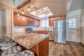 Photo #3: 2510997 Listing