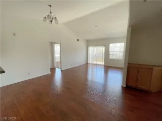 Photo #1: 2511025 Listing 